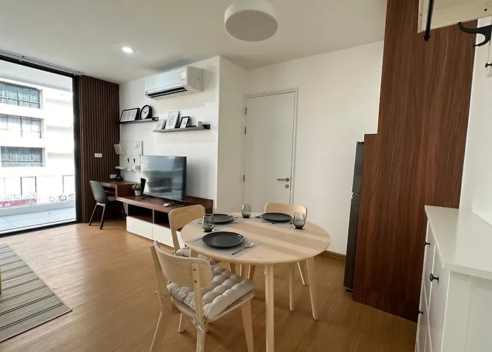 6th Avenue Sukhumvit 305 Bts Asoke & Nana Mrt Sukhumvit