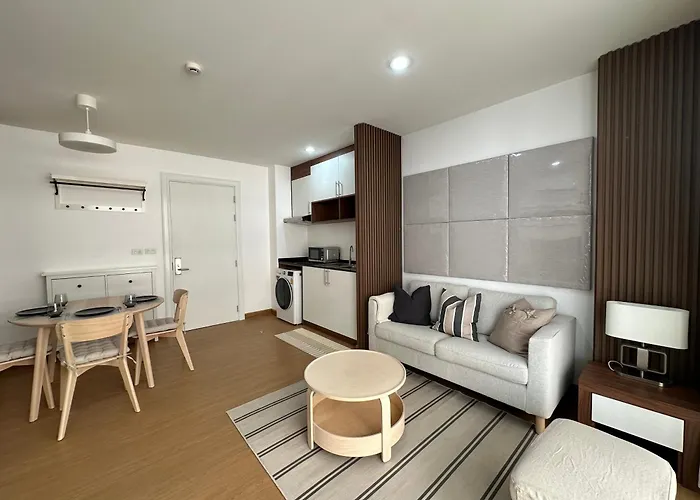 6th Avenue Sukhumvit 305 Bts Asoke & Nana Mrt Sukhumvit Bangkok