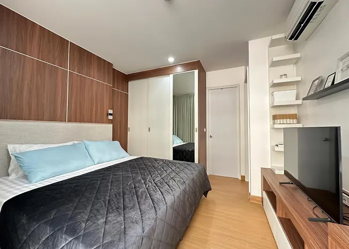 6th Avenue Sukhumvit 305 Bts Asoke & Nana Mrt Sukhumvit Bangkok