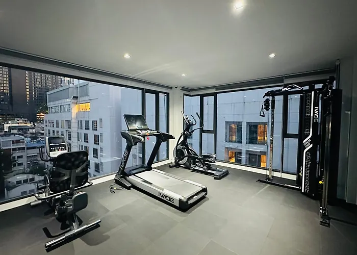 Apartment 6th Avenue Sukhumvit 305 Bts Asoke & Nana Mrt Sukhumvit *