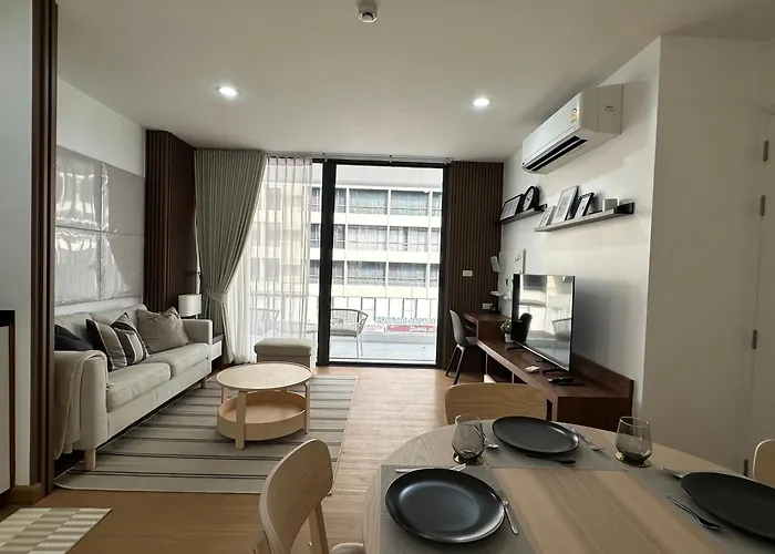 Apartment 6th Avenue Sukhumvit 305 Bts Asoke & Nana Mrt Sukhumvit *